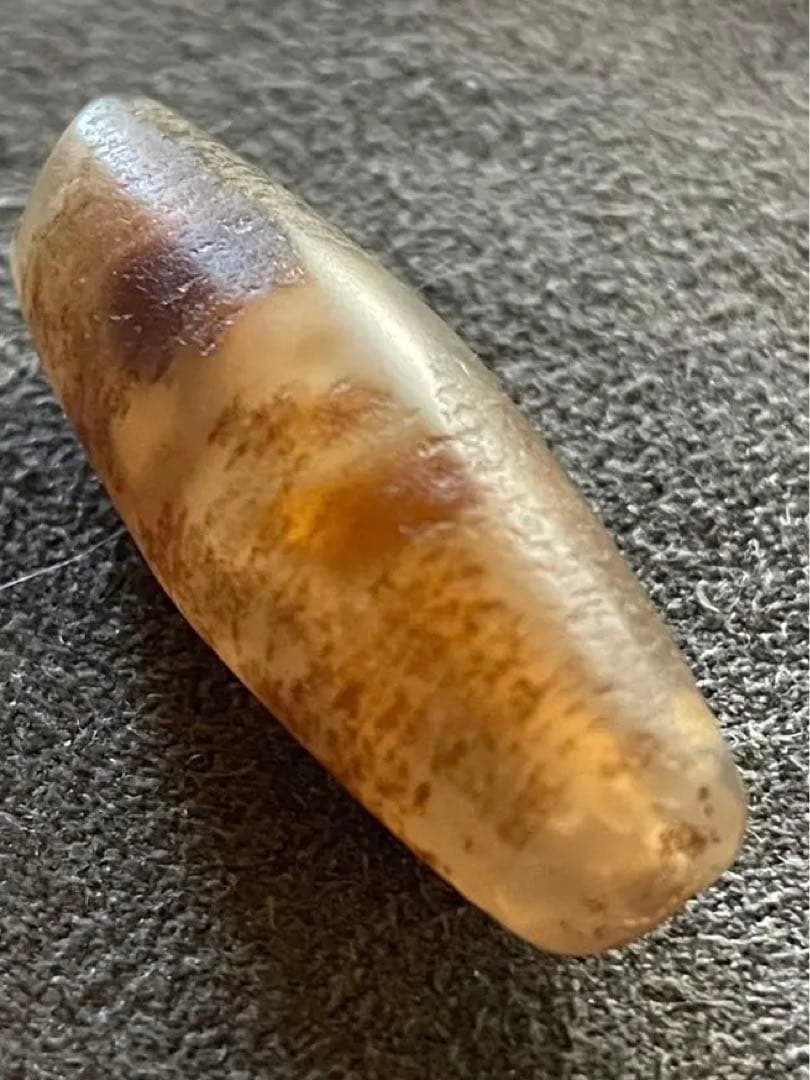 8〜12世紀ごろ　ブータン郊外出土品　古代天珠