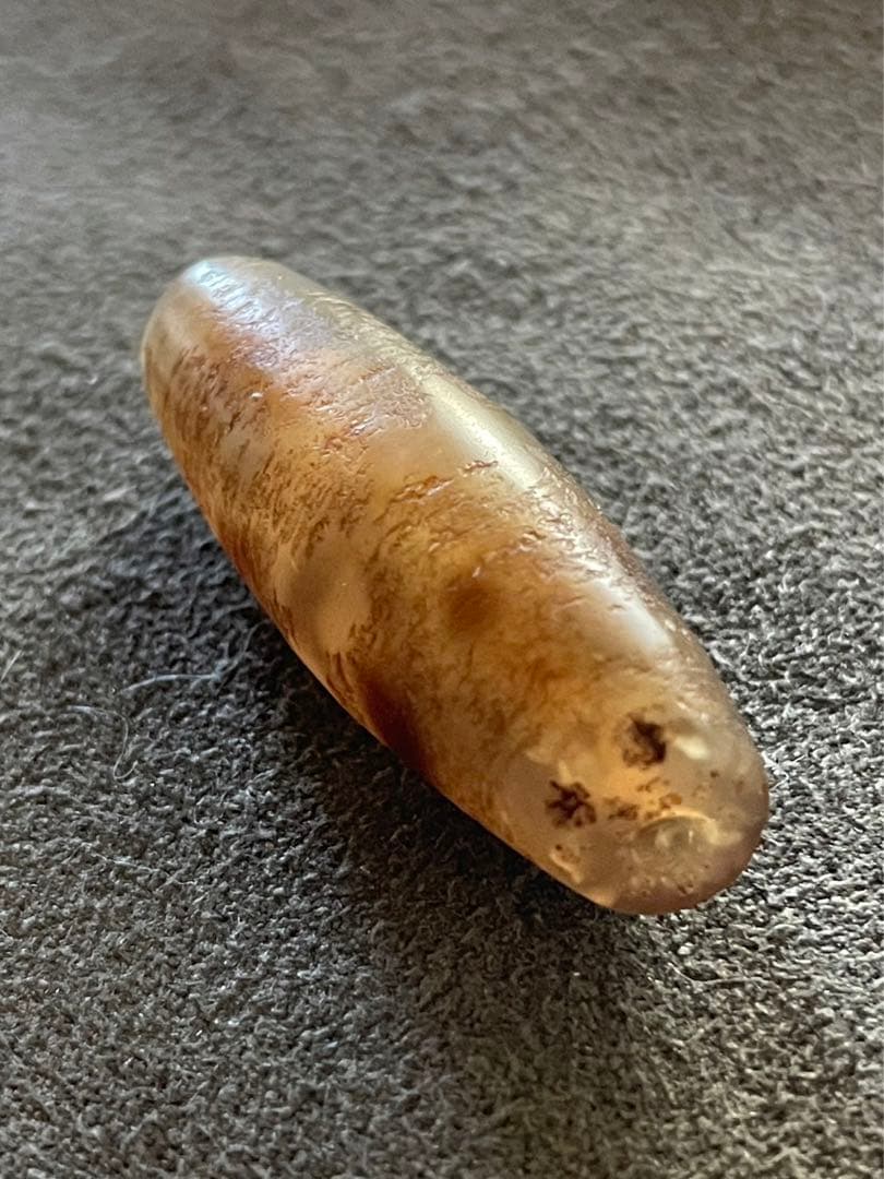 8〜12世紀ごろ　ブータン郊外出土品　古代天珠