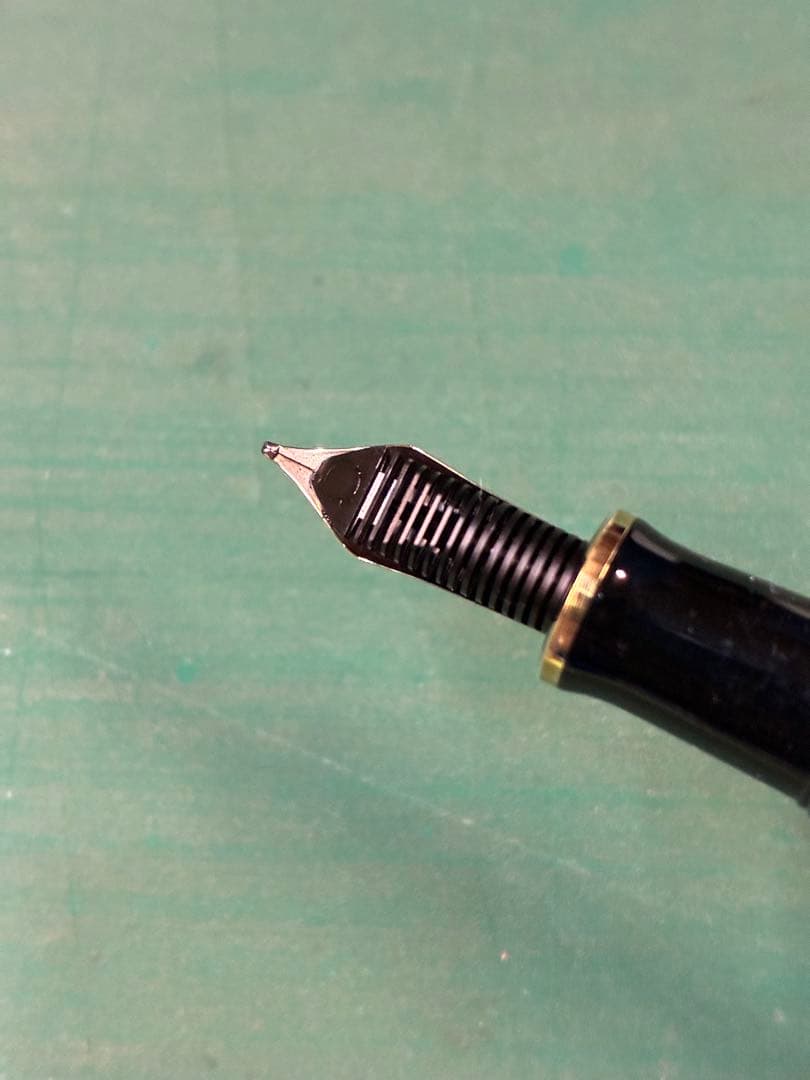 Pelikan 万年筆 m400 緑縞 F