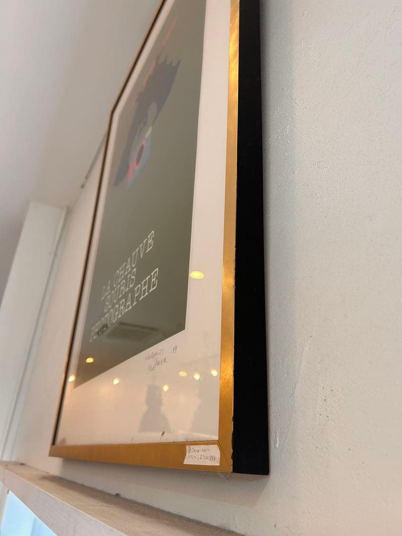 ゴールド系額装付きシルクスクリーン#アート作品#こうもり#カメラ