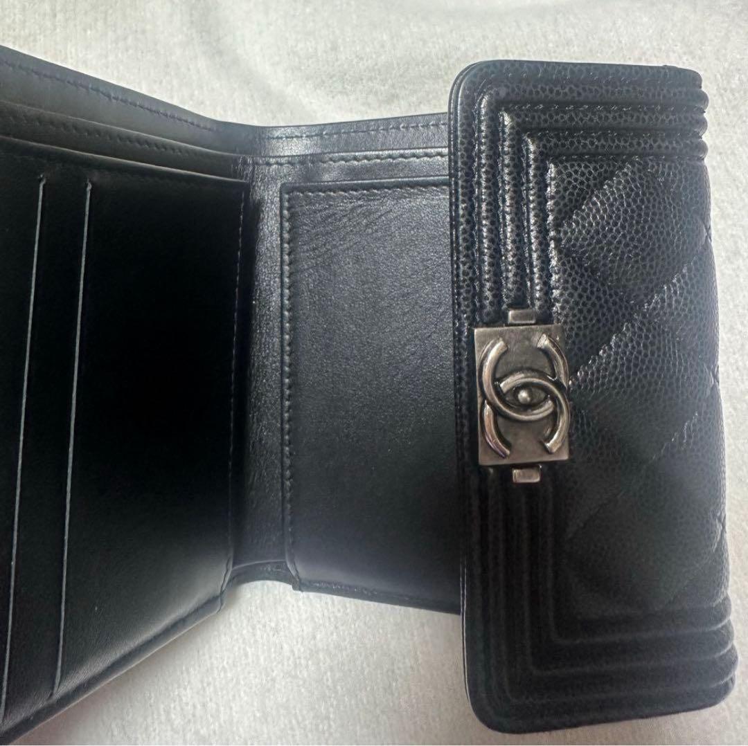 美品　CHANEL ボーイシャネル 三つ折り財布 キャビアスキン