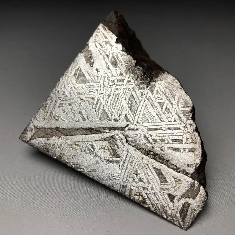 M　隕石 鉄隕石　アルタイ隕石　原皮付き　ナチュラル　原石　重さ約153ｇ