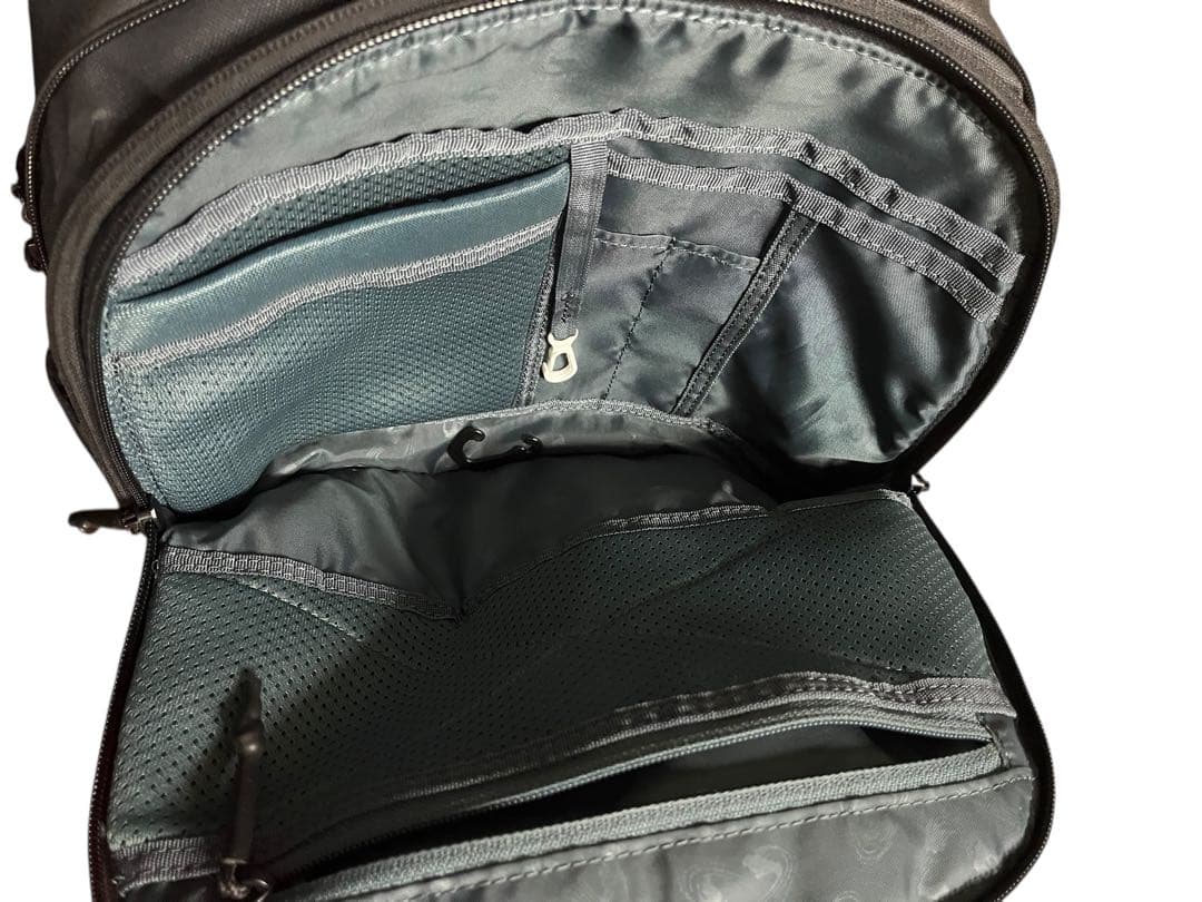 Thule Aionトラベルバックパック28L スーリー　旅行 出張