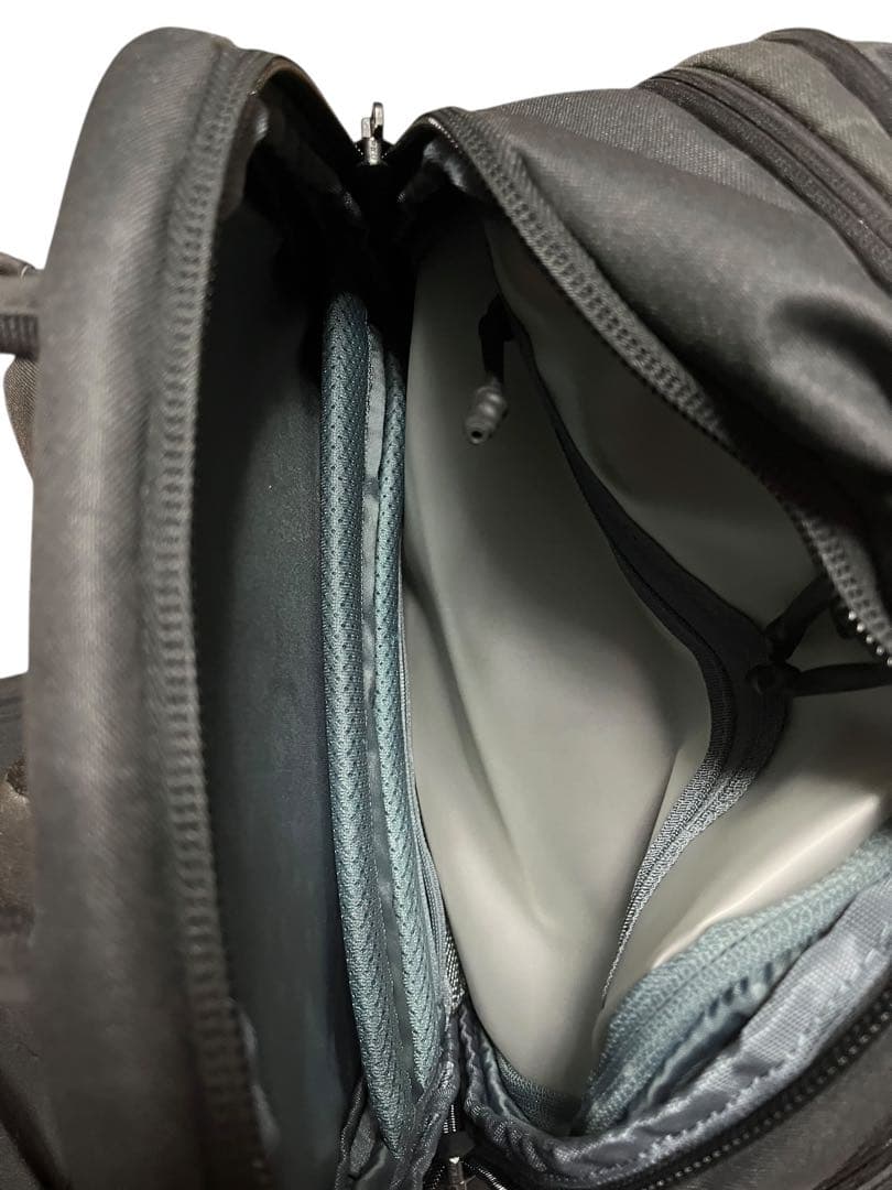 Thule Aionトラベルバックパック28L スーリー　旅行 出張