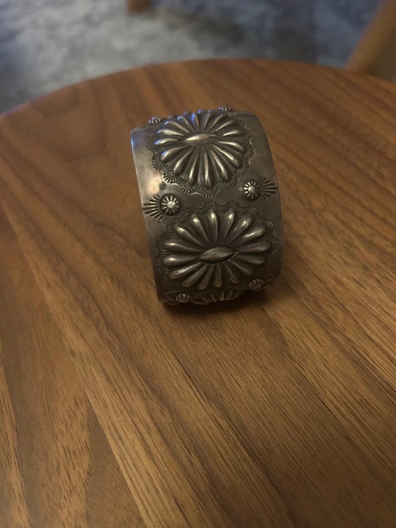 シルバー 花模様 バングル　ビンテージバングル