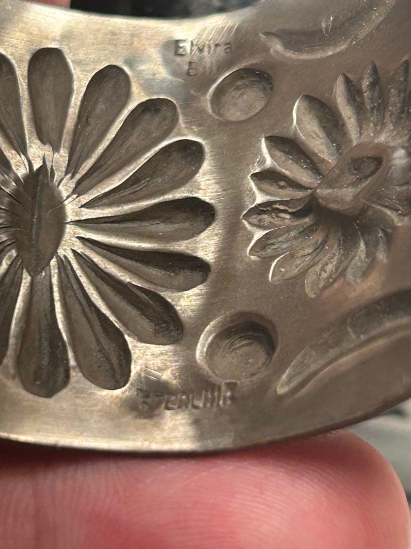 シルバー 花模様 バングル　ビンテージバングル