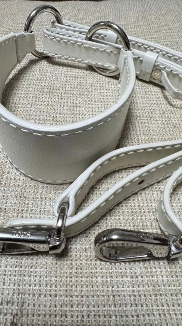 トッズ　ショルダーバッグ　ホワイト