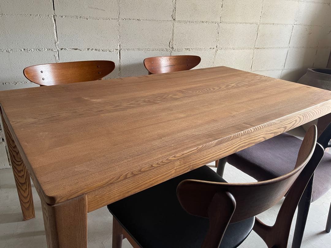 美品　天然木オーク無垢材　ダイニングテーブル　大手百貨店購入品　北欧　テーパー脚