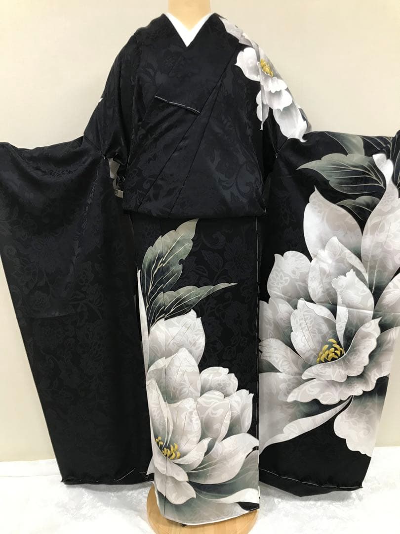 振袖　未仕立て品　モダンな牡丹柄