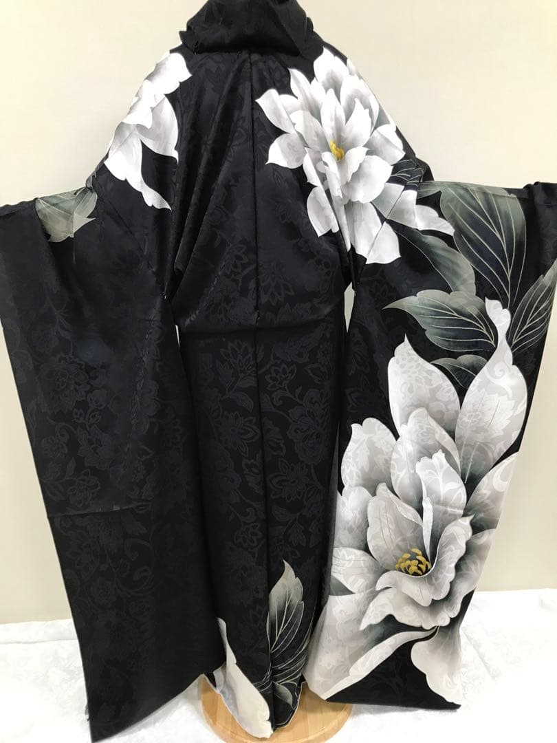 振袖　未仕立て品　モダンな牡丹柄