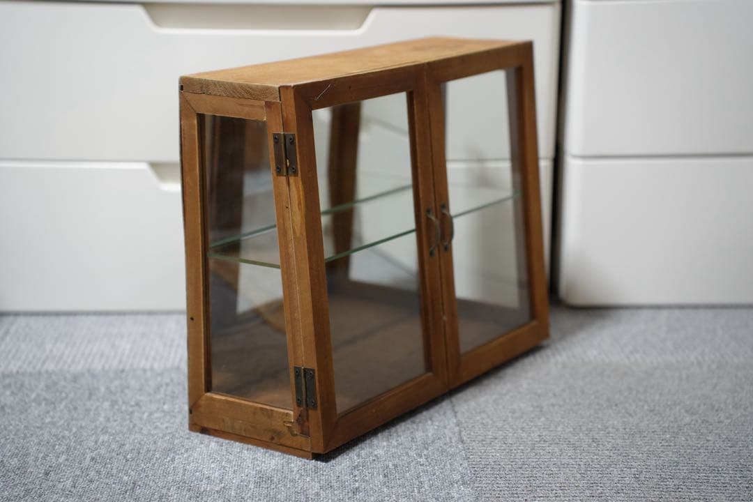 ガラスケース　コレクション アンティーク調　キャビネット　古道具　ショーケース