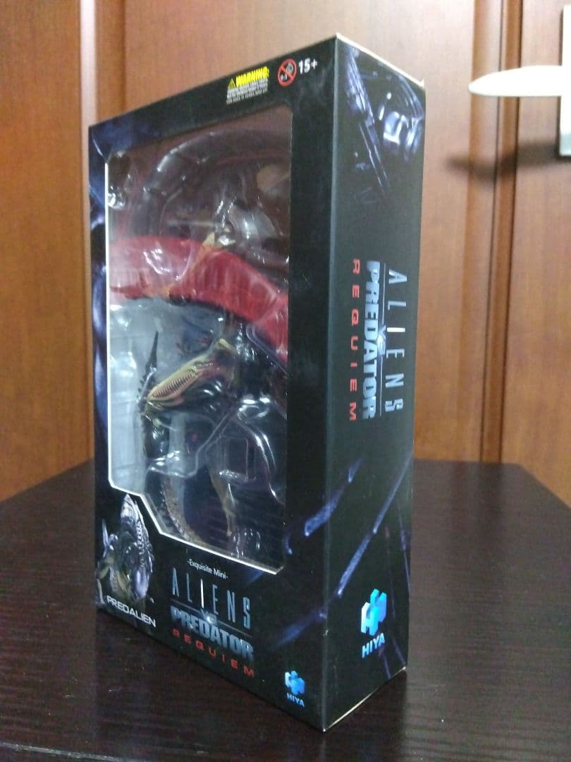 【送料込み】エイリアンVSプレデター 1/18アクションフィギュア プレデリアン