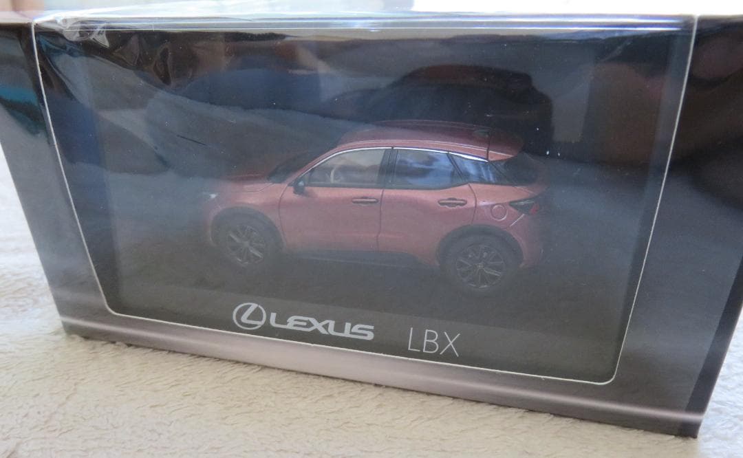 d*e様 非売品／未開封／新品 レクサス LEXUS LBX ミニカー LHD