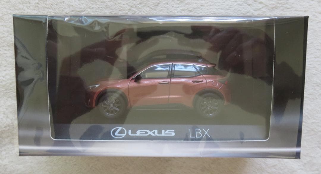 d*e様 非売品／未開封／新品 レクサス LEXUS LBX ミニカー LHD