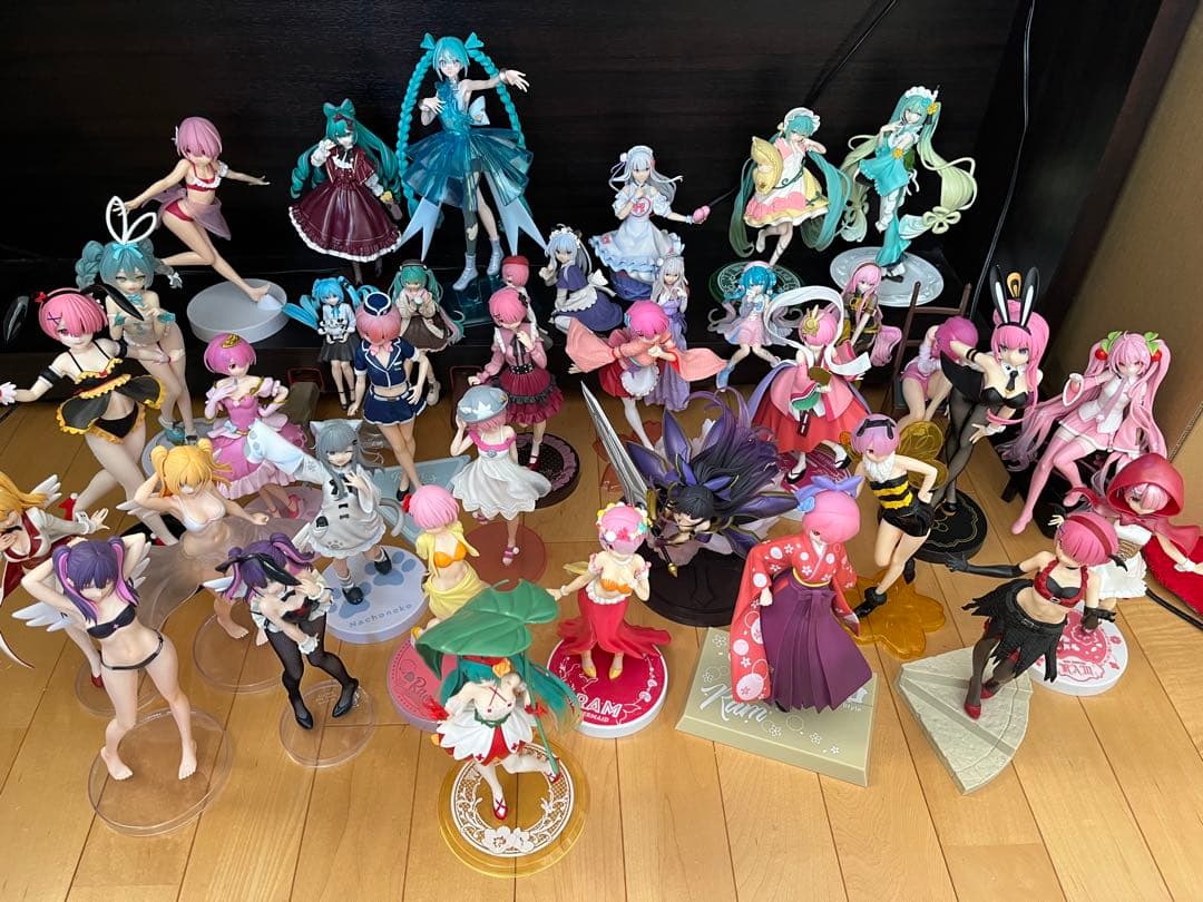 初音ミク、ラム多め　美少女フィギュア37個セット