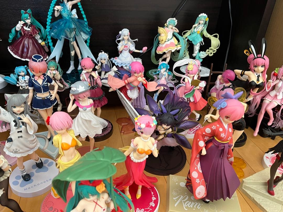 初音ミク、ラム多め　美少女フィギュア37個セット