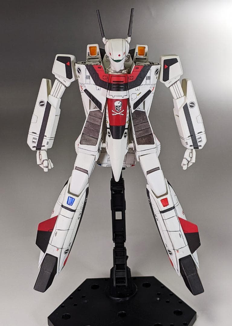 プラモデル　ハセガワ　1/72 VF-1S バトロイドバルキリー　組立塗装済