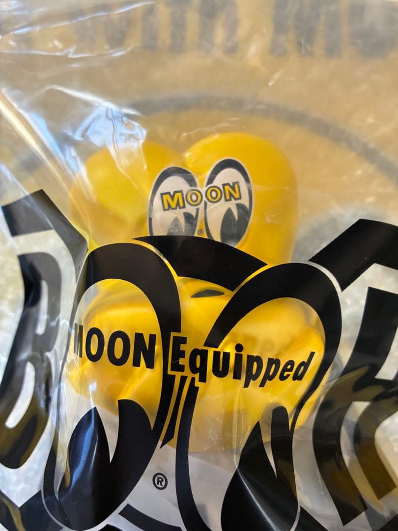 限定 BOUNTY HUNTER x MOONEYES SKULL-KUN