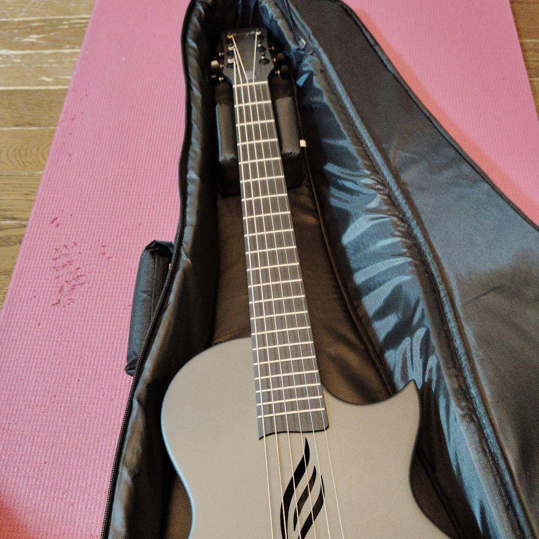 Ｅnya Nova Go アコースティックギター、カーボン一体成型トラベルギター