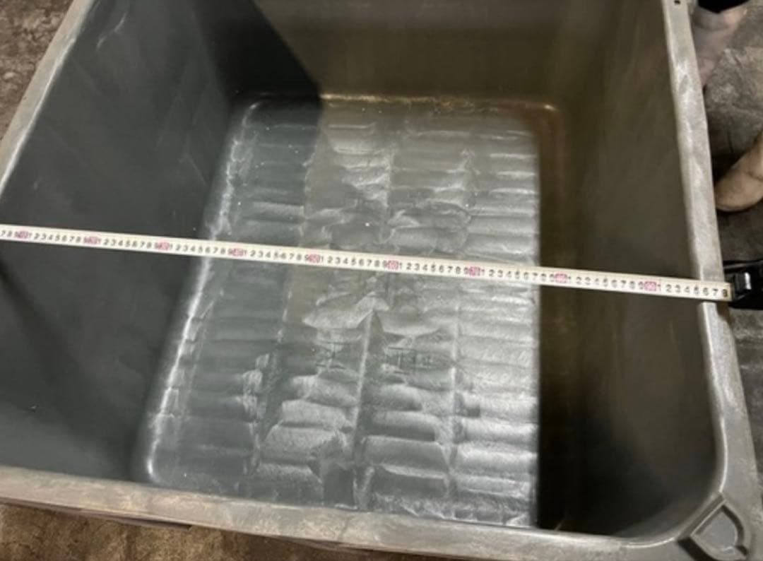 大型 プラスチック樹脂水槽 600ℓ