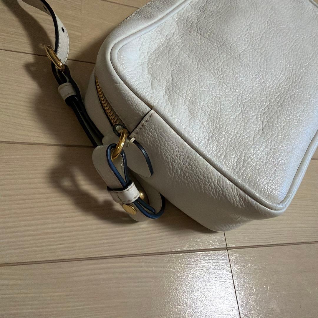 MIUMIU ミュウミュウ クロスボディバッグ ショルダーバッグ　ホワイト　白