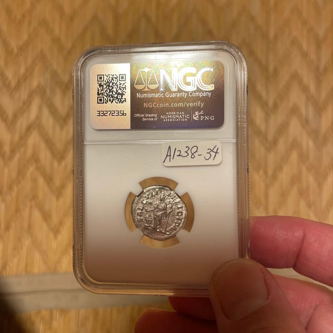 ローマ帝国 デナリウス銀貨　ジュリア・マエサ　NGC鑑定付き　XF