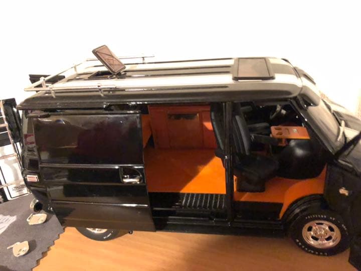 1974 シェビーバン　1/16 ミニカー