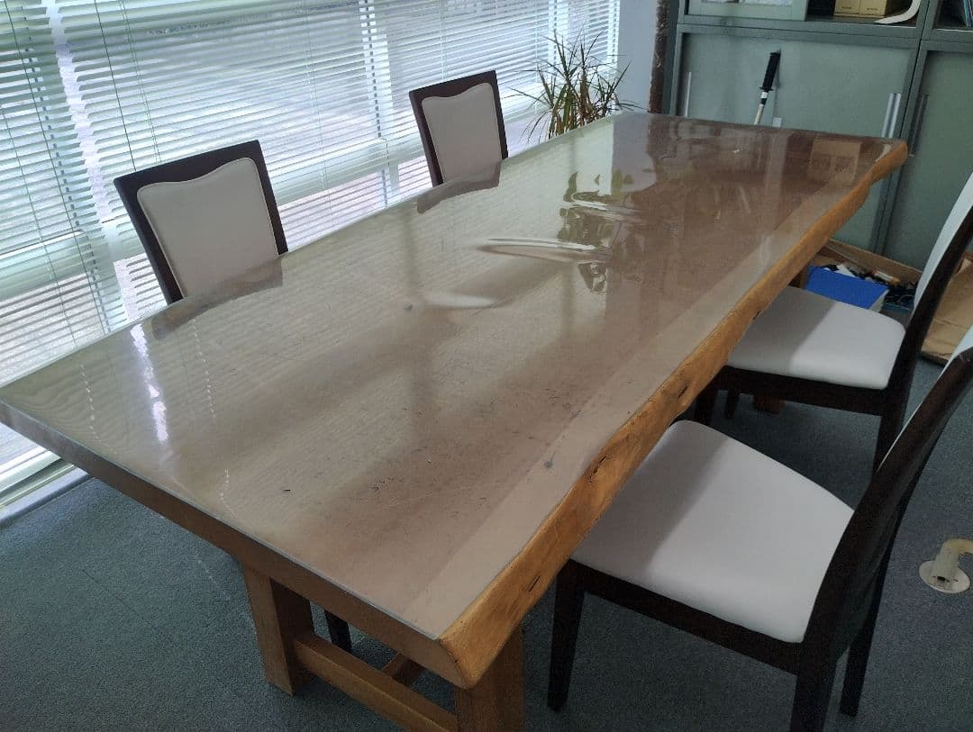 パジョー　木製長方形テーブル 透明カバー付き