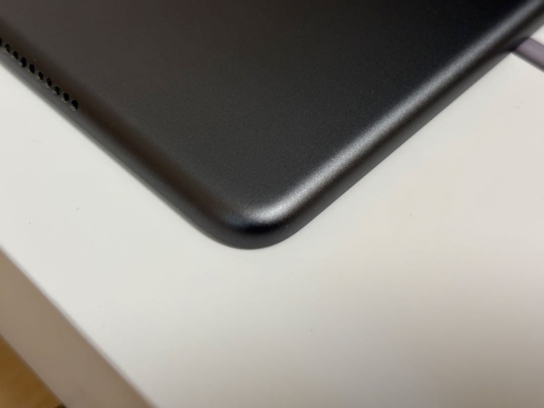 iPad AIR 第3世代 WIFI 64GB （液晶表示むらあり）