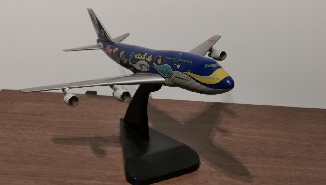 マリンジャンボ 747-400D ANA 【木造模型】　スケール 1/200