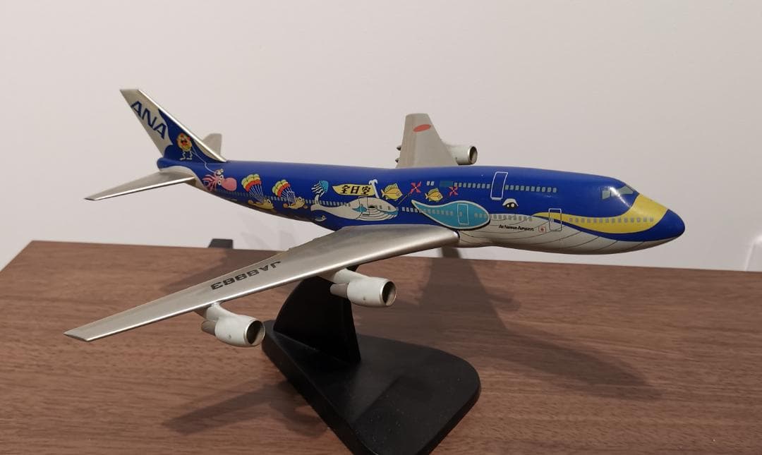 マリンジャンボ 747-400D ANA 【木造模型】　スケール 1/200