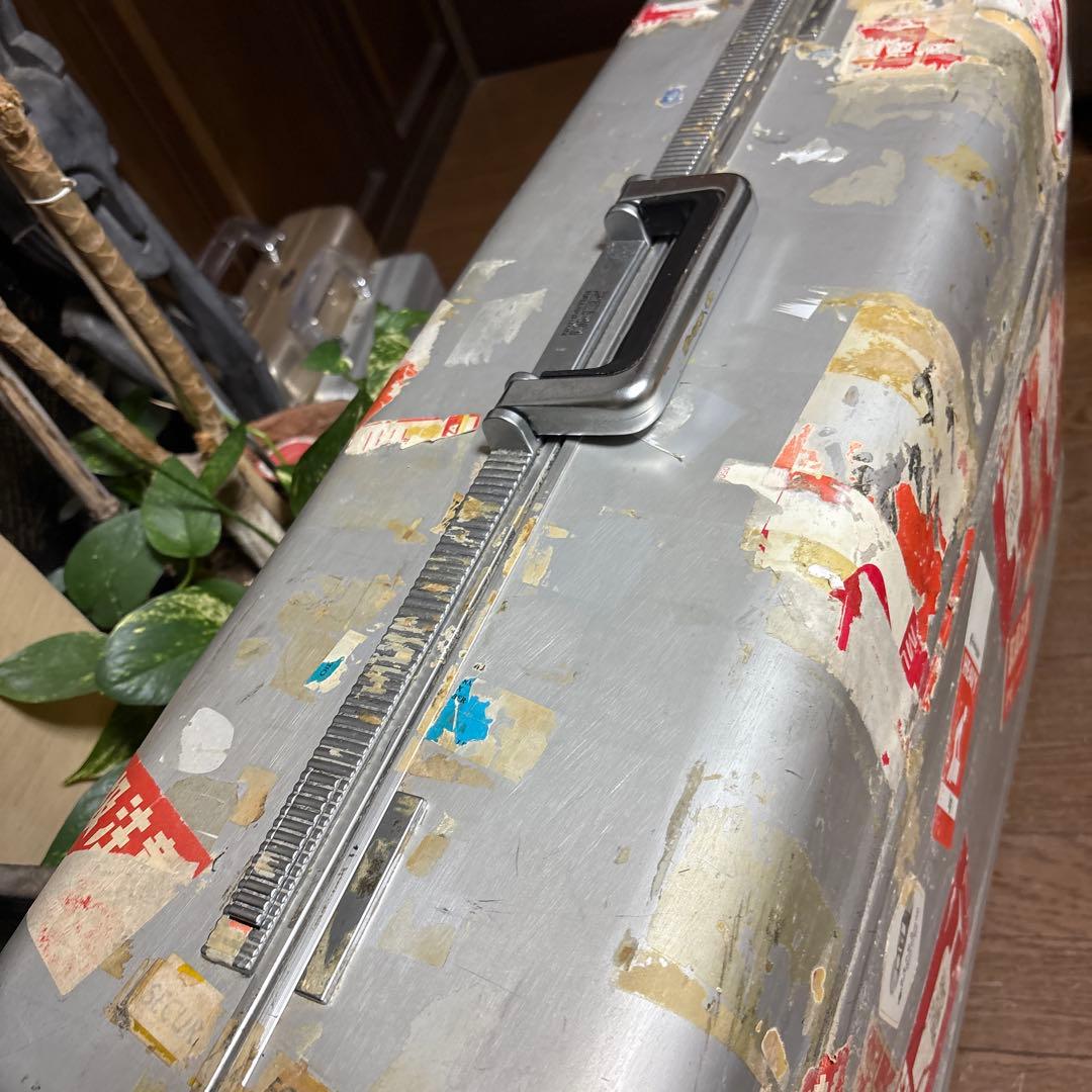 旅の雰囲気あり　格好いい大型　ゼロハリバートン　アルミ製スーツケース 車輪交換済