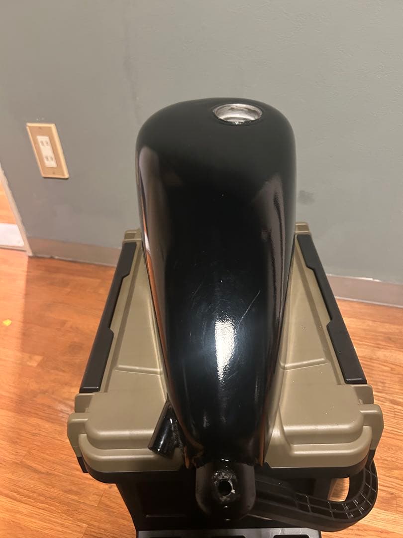 a*e様 スポーツスター　ナロータンク