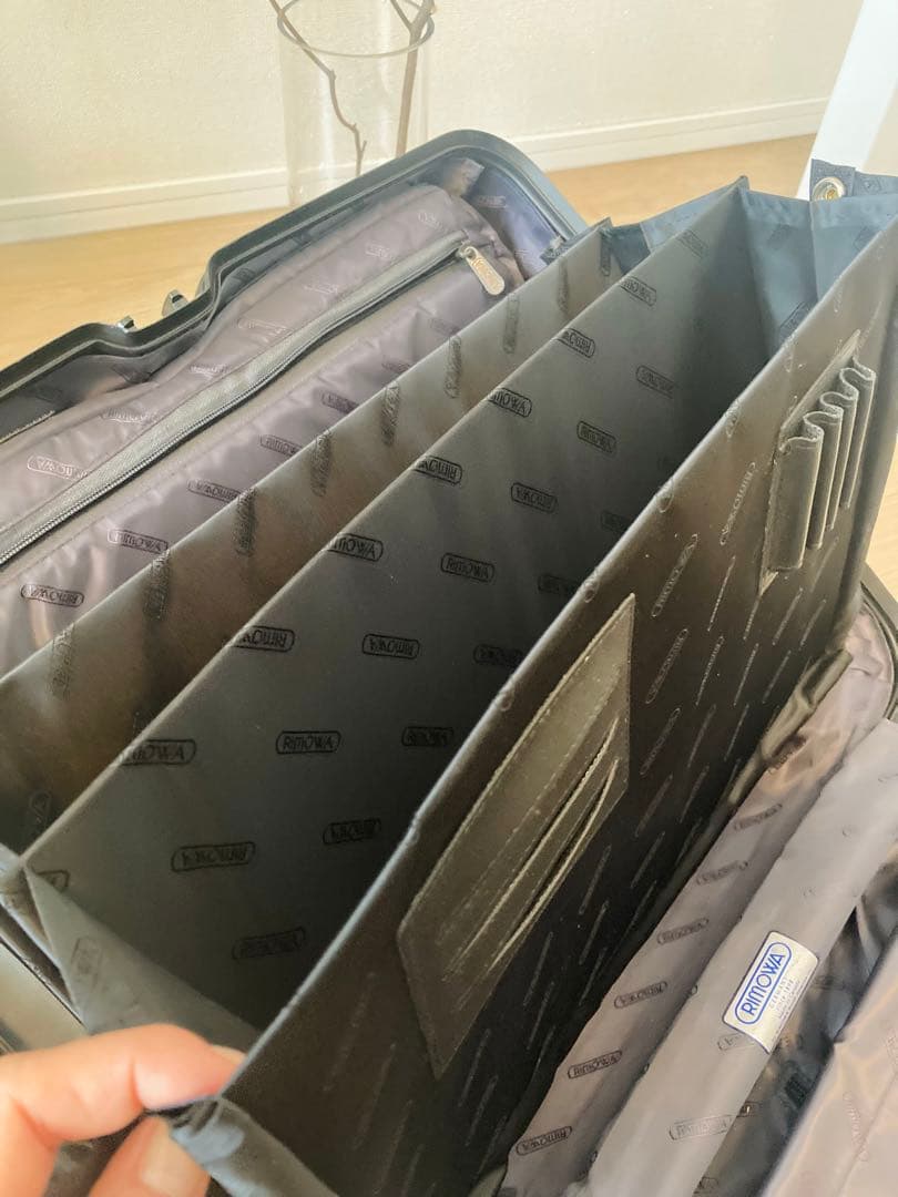 ★ RIMOWA リモワ　ステルス　ビジネストロリー4輪　ブラック　重厚感