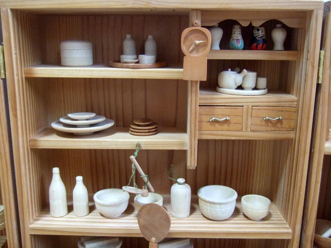 古い雛道具「台所セット」 ガラスケース付き / ミニチュア