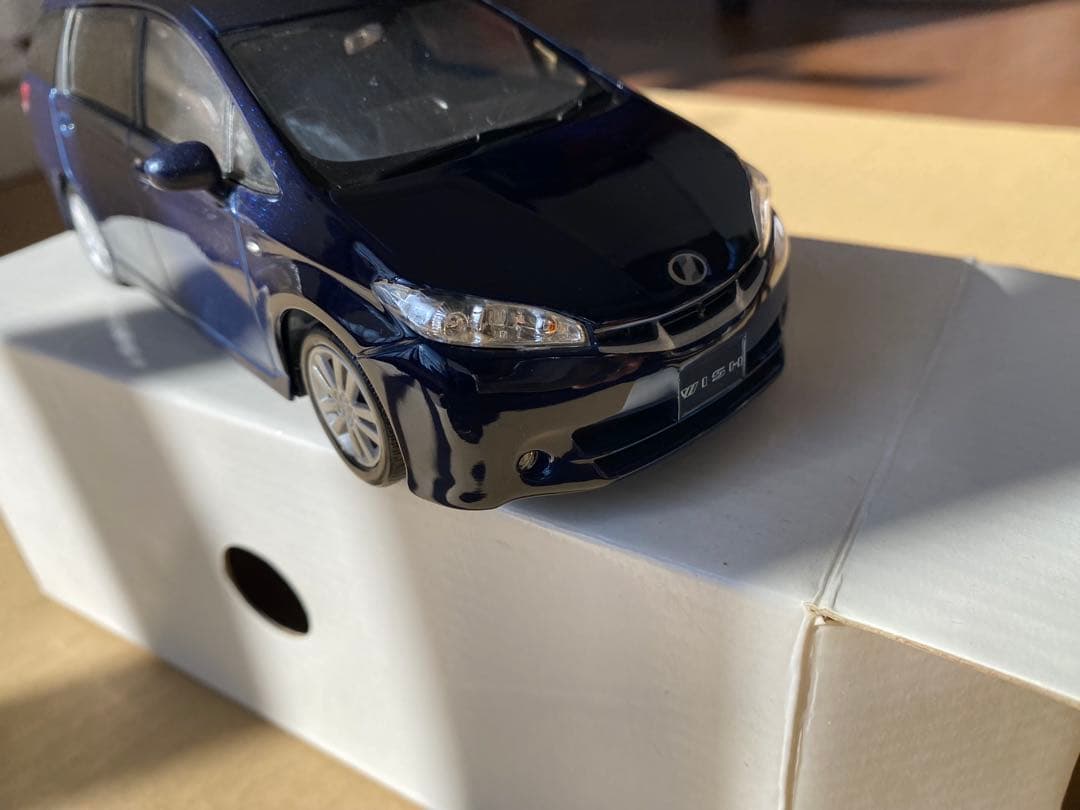 トヨタウィッシュダークブルーミニカー