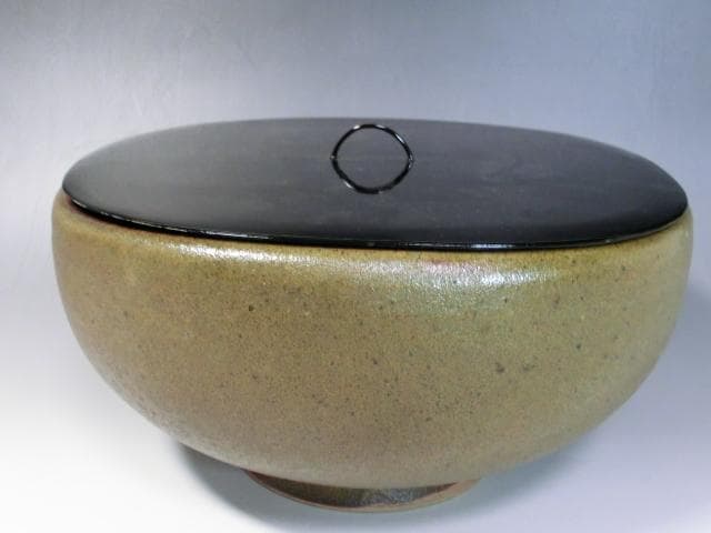 水指■蕎麦釉平水指 漆器蓋 ソバ釉薬 箱入り 菓子鉢 お茶道具 時代物 骨董品■