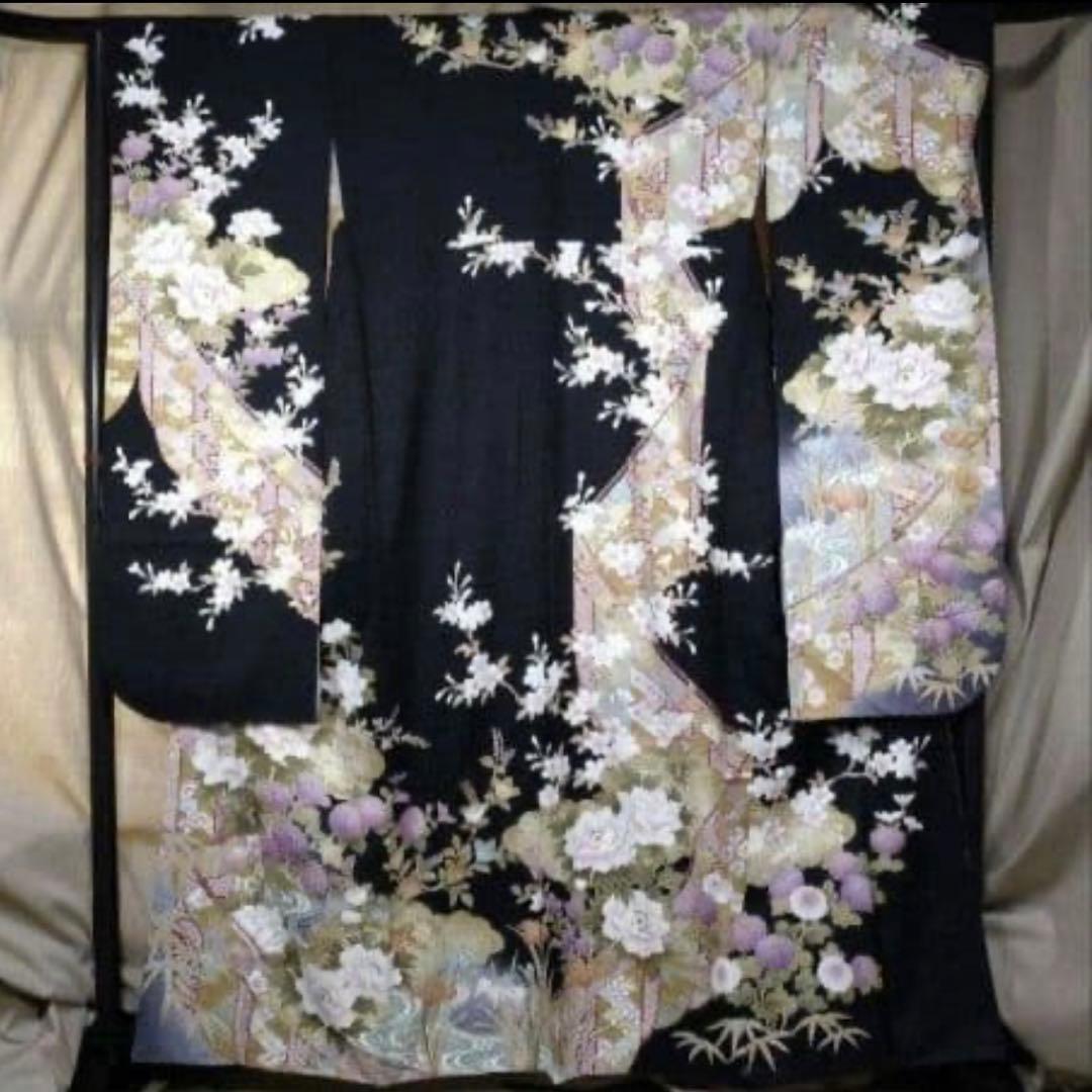 振袖フルセット 振袖 駒刺繍　黒地　成人式 卒業式　正絹 花柄刺繍着物