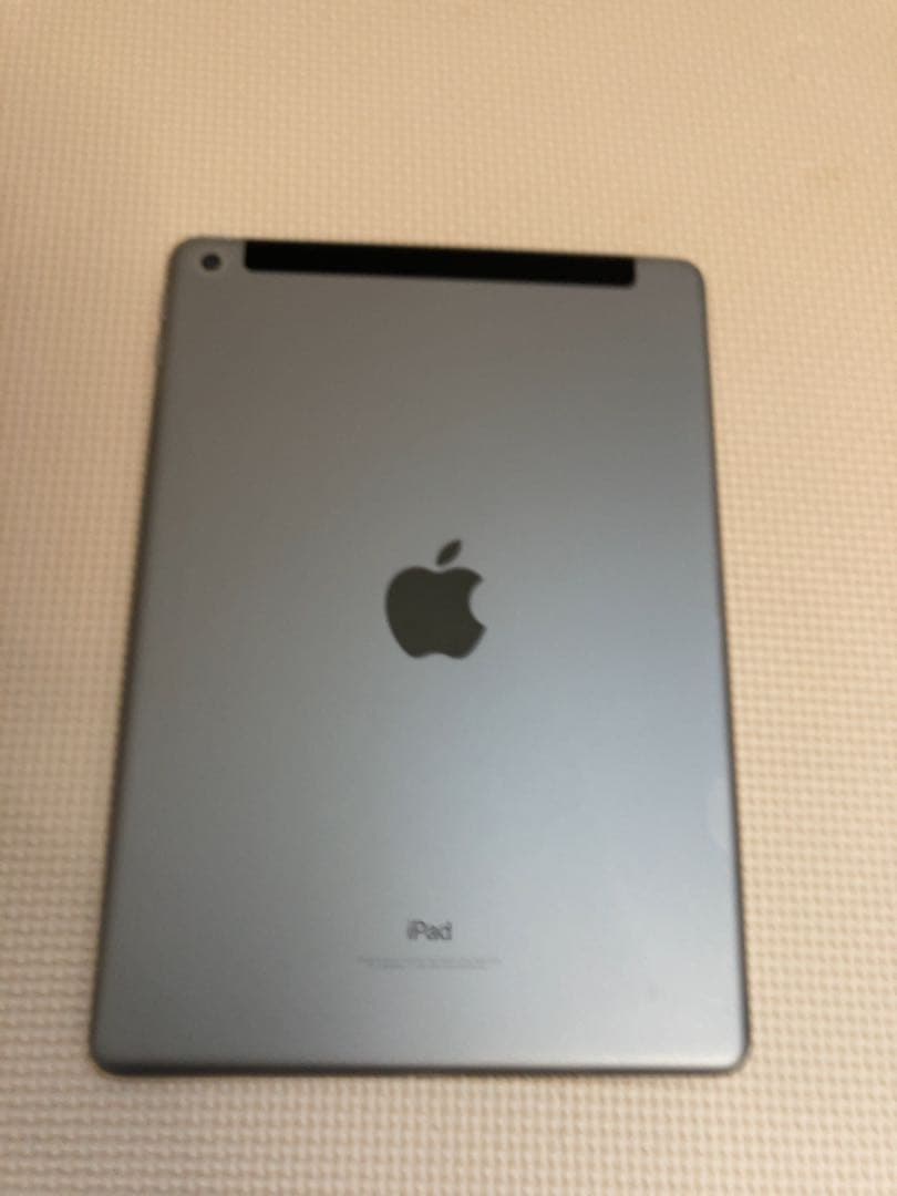 Apple iPad (32GB, スペースグレー)第五世代