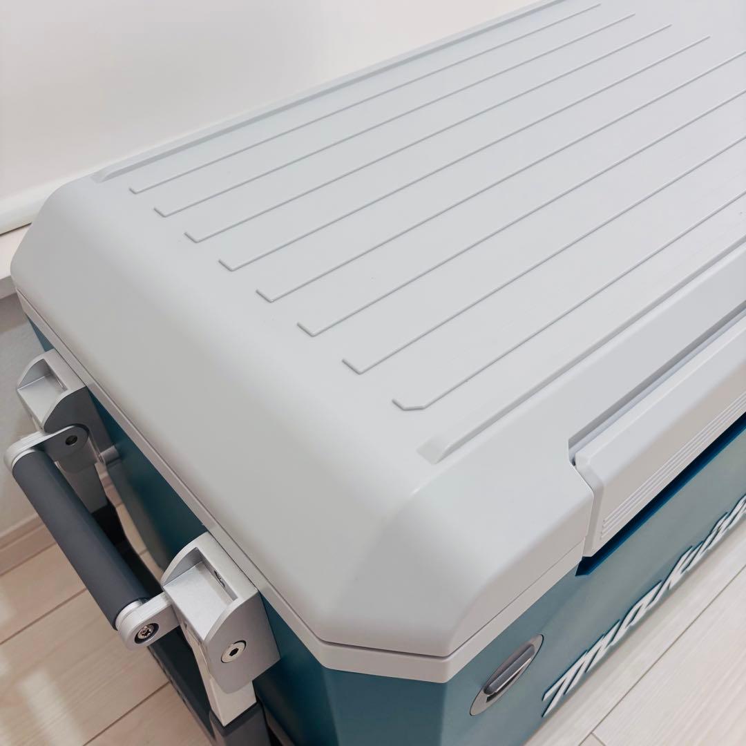 【極美品】makita 充電式保冷温庫　50L　CW002GZ