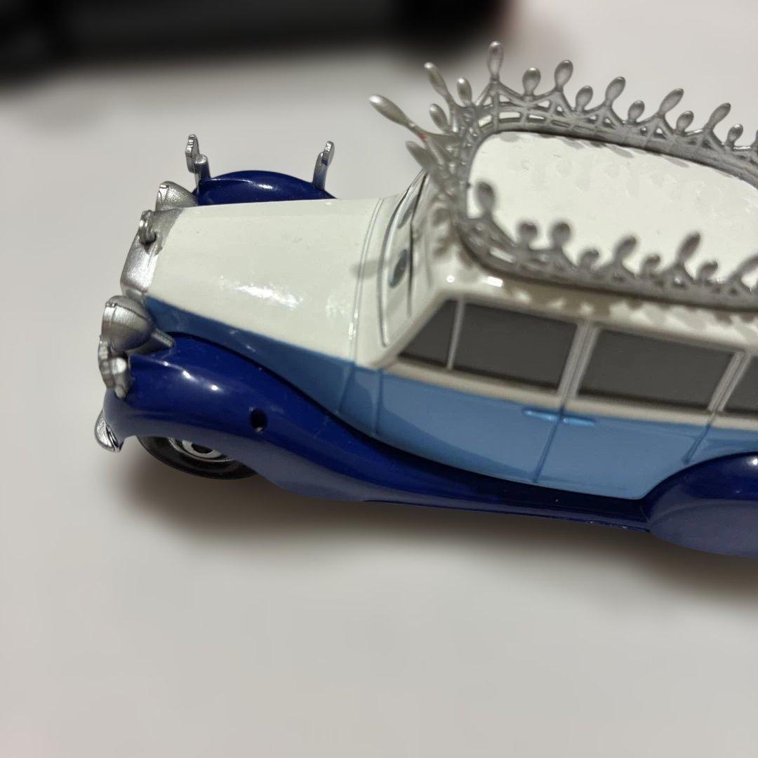 カーズ　クイーン　ハイギア軍曹　トッパーデッキントン3世 ディズニーストアレア