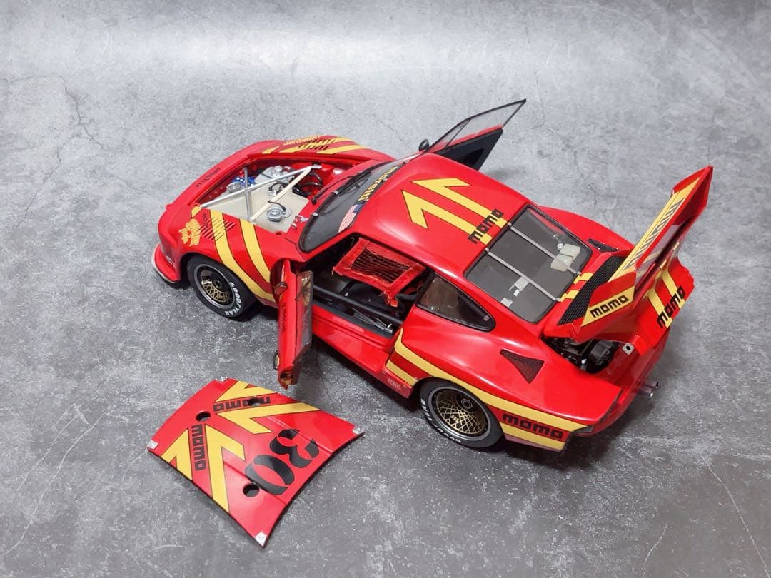1/18 エグゾト ポルシェ 935 ツインターボ MOMO IMSA