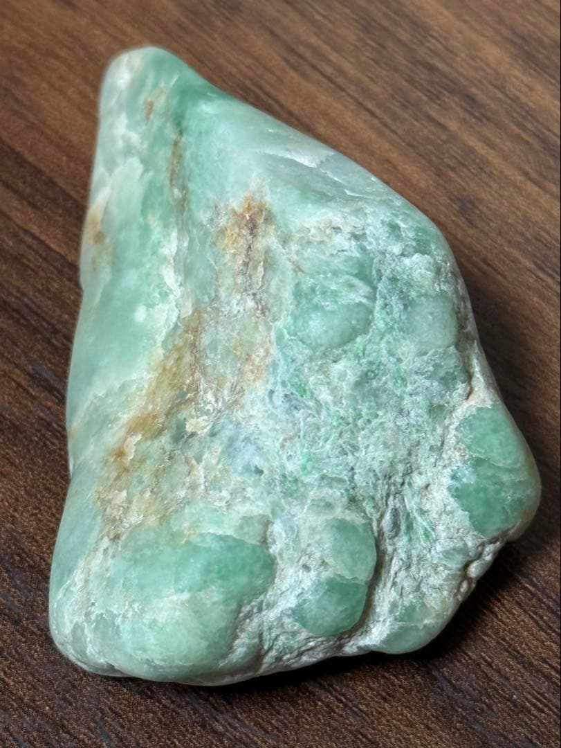 【コレクター放出品】糸魚川翡翠　鮮やかな翠色　70年以上前に採石された翡翠