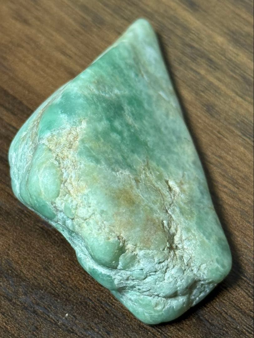 【コレクター放出品】糸魚川翡翠　鮮やかな翠色　70年以上前に採石された翡翠