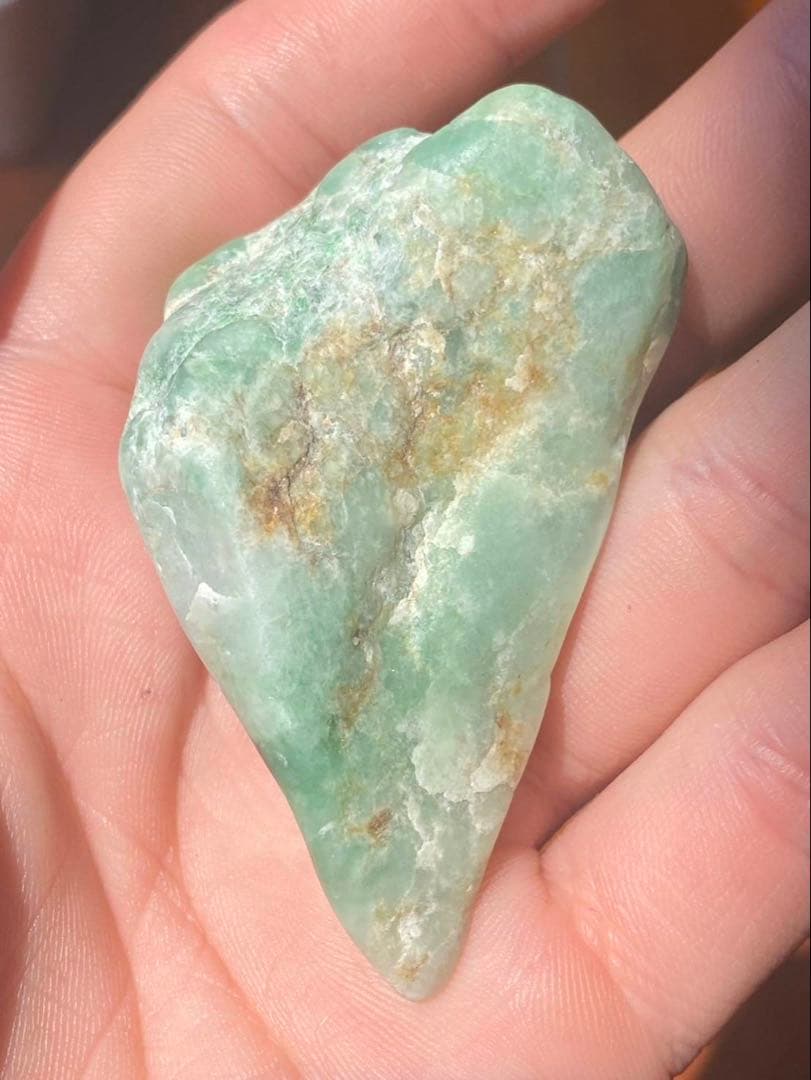 【コレクター放出品】糸魚川翡翠　鮮やかな翠色　70年以上前に採石された翡翠