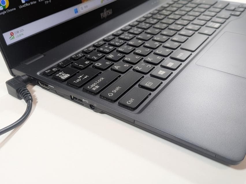 【超美品】Win11✨新品8GB✨薄型＆超軽量✨ノートパソコン✨持ち運びに