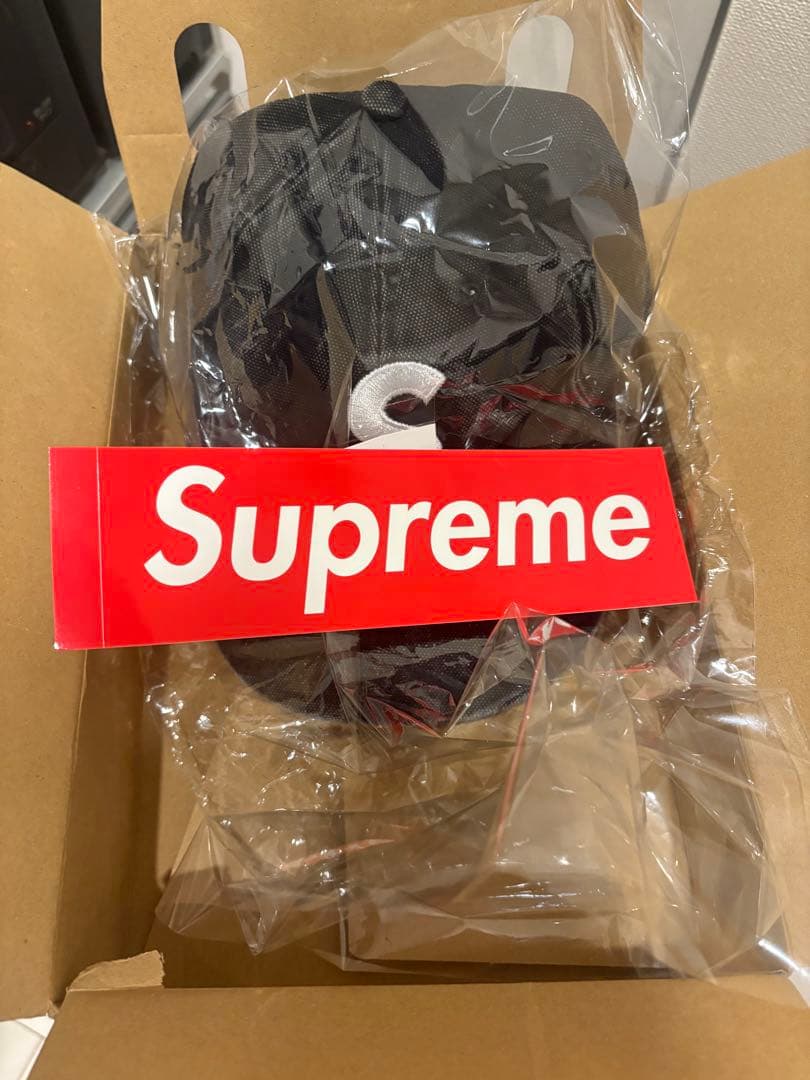 新品Supreme ブラックキャップ Sロゴ刺繍