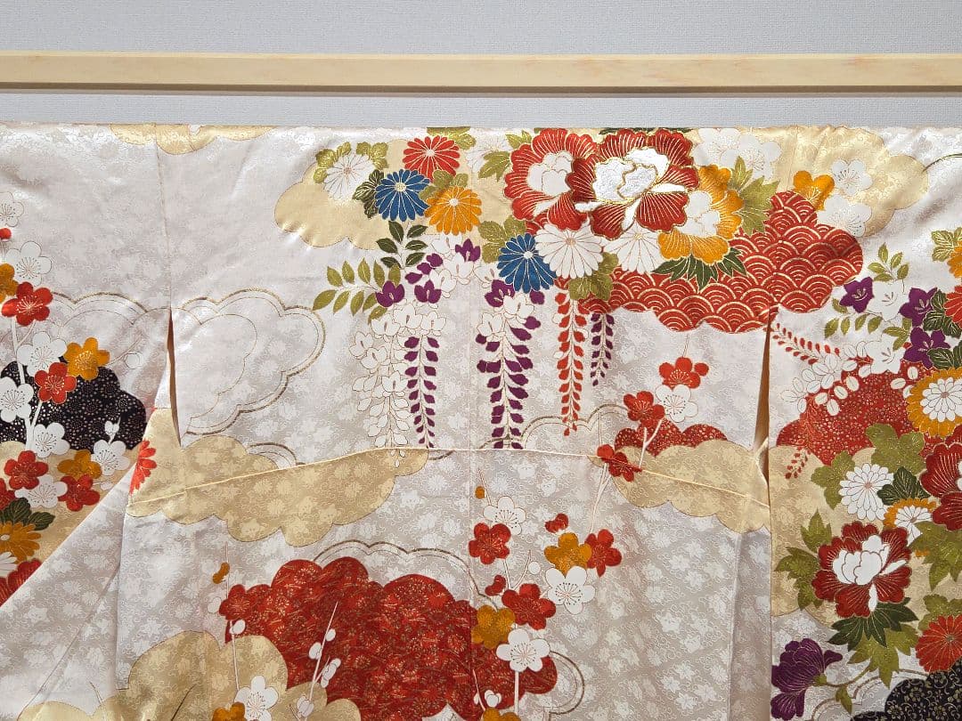C◆着物くつろぎ 豪華 季節の花々 金彩 金駒刺繍 袷 正絹 成人式 振袖 着物