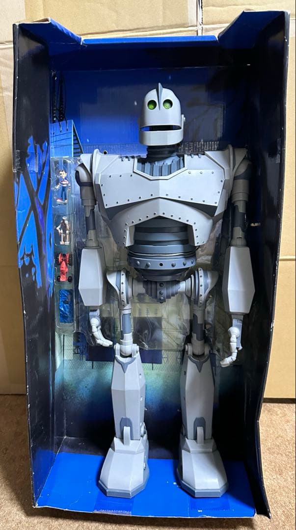 絶版　アイアン・ジャイアント ライト＆サウンド トーキング巨大フィギュア