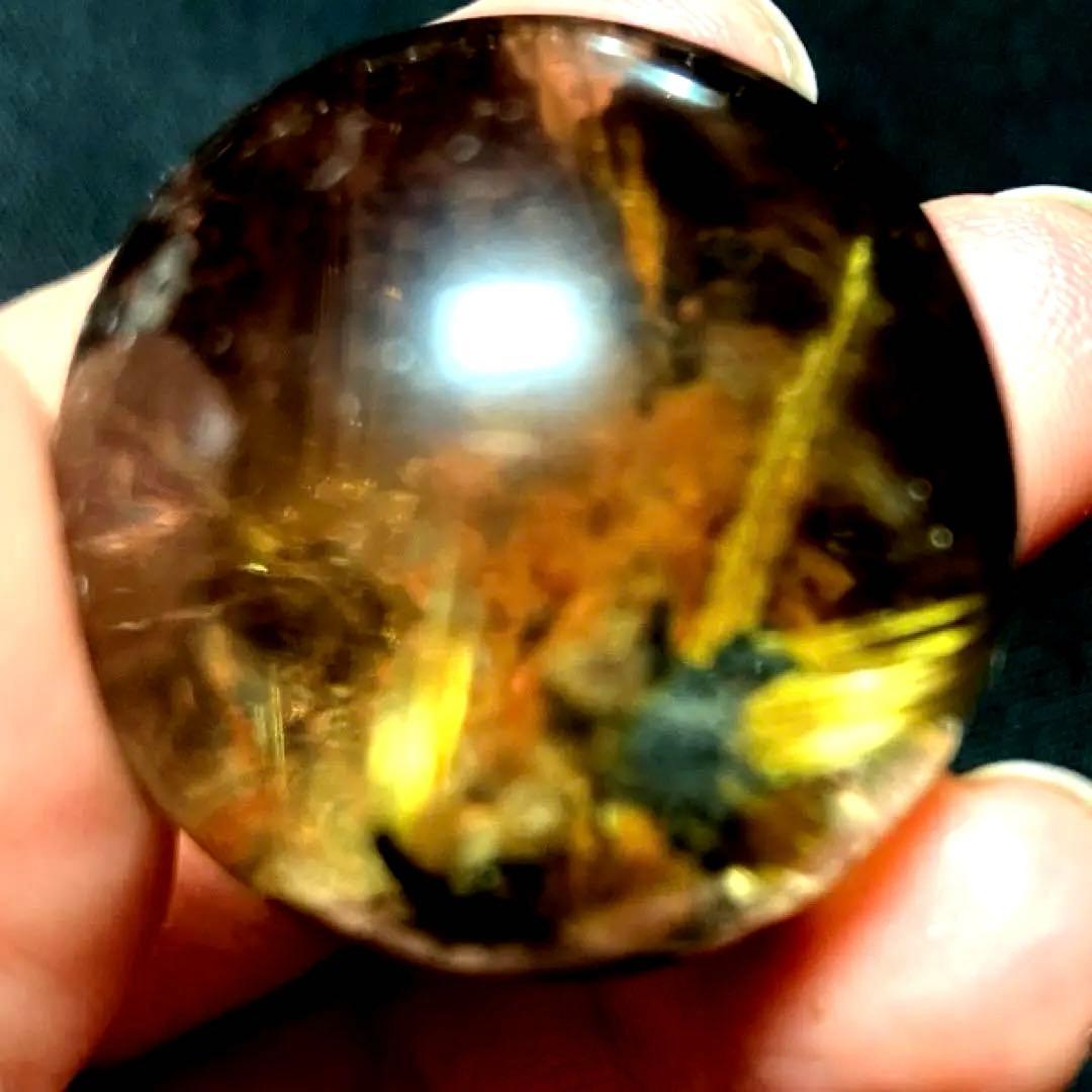 30mm 虹入りゴールドタイチンルチルクォーツ　丸玉　スフィア　金針水晶